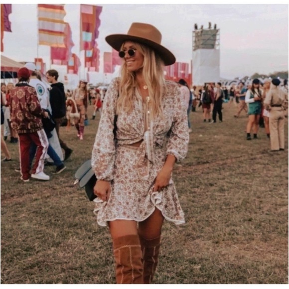 Spell Jasmine mini skirt, cream floral never worn, vintage RARE zip closure - Picture 2 of 12